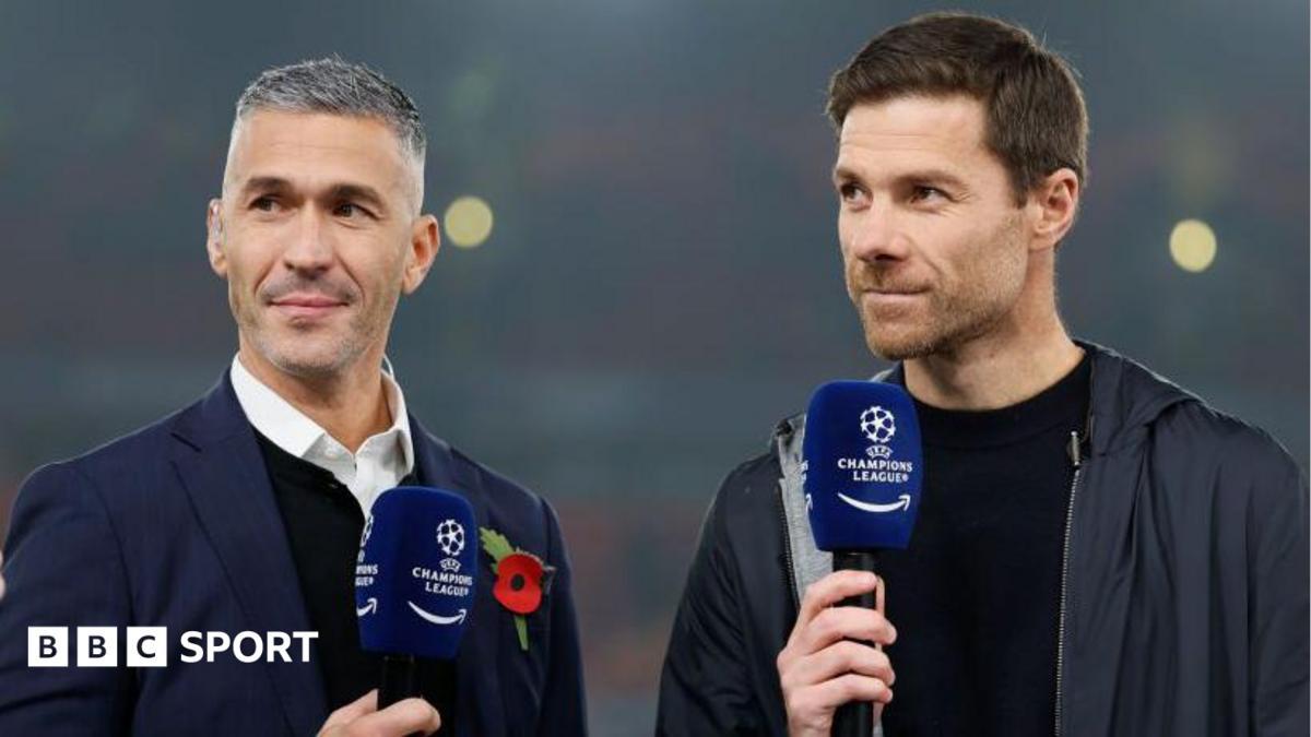 Chelsea: Xabi Alonso, Liverpool Takım Arkadaşı Luis Garcia ile Bir